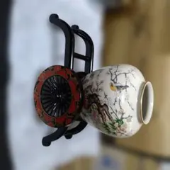 陶器花瓶 花鳥模様の陶器花瓶とスタンド付き 九谷焼