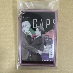 里つばめ　コラボカフェ　 スライドアクキー　GAPS