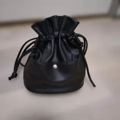 ドローストリングショルダーバッグ 黒　合皮