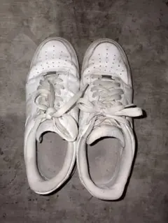 NIKE AIR FORCE 1 ホワイトスニーカー