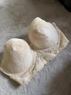 Four Sis & Co. ブライダルインナー