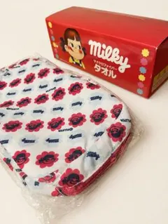 新品　不二家 ミルキー ポーチ　マイクロファイバータオル　セット　ペコちゃんのサムネイル