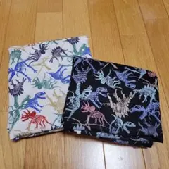 恐竜骨格プリント生地　２枚セット