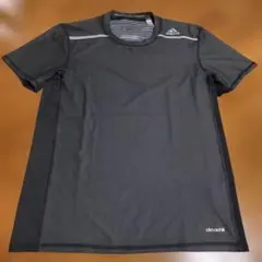 adidas（アディダス）Tシャツ