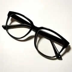 新品。黒縁 伊達メガネ。ボスリントン型。ブラック、ダテメガネ、黒色、ファッション