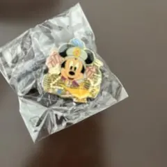 ミッキーマウス ピンバッジ カラフル