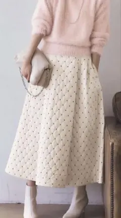 JUSGLITTYドットキルティング フレアスカート