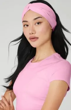ALO Yoga ヘッドバンド ピンク（Sweet Pink）新品タグ付き 完売 - メルカリ