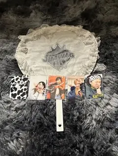 平成フラミンゴにこちゃん 手作りフリル付きファンと自作トレカカードセット