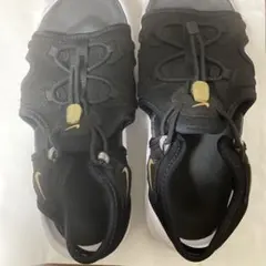 シーズン前の早い者勝ちNike ナイキ エアマックスココ 23cm