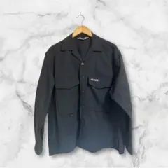 ブラックポケット付き長袖シャツ