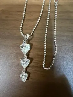 ハートモチーフ 3連ジルコニア ネックレス シルバーカラー