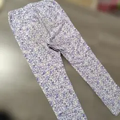 ユニクロ　紫色の花柄キッズレギンス