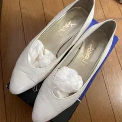 イヴサンローラン　ローヒール　ホワイトパンプス37のサムネイル