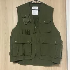 オリーブ色 ベスト