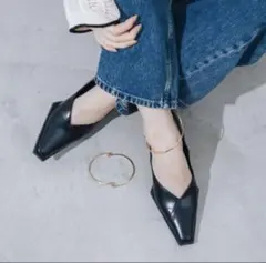 EVOL 【美脚効果・クッション入り】Vカットスクエア6cmアンクレットパンプス