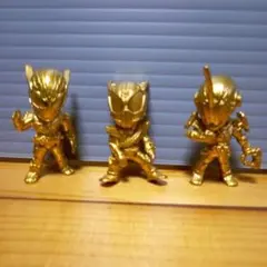 仮面ライダー デフォルメフィギュア ゴールド 3体セットのサムネイル