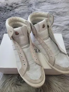 ハイカット スニーカー