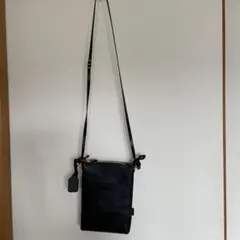 HERZ レザー ショルダーバッグ ブラックのサムネイル