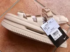 新品・未使用　Nike アイコンクラシックサンダル（26cm ：ベージュ色）