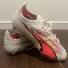 PUMA ULTRA サッカーシューズ ホワイト/レインボー - メルカリ
