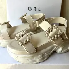 GRL パール付き厚底サンダルオフホワイト薄いベージュ