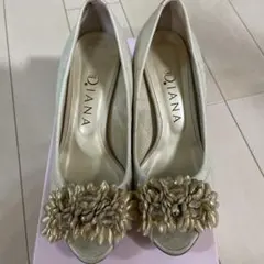 《値下げ》美品 DIANA ダイアナウェッジヒール 21cm フラワー ラメ