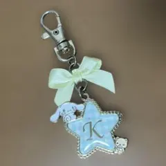 シナモンイニシャルキーホルダー K