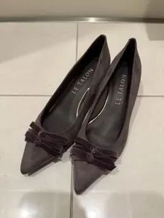 LE TALON グレー リボン付きパンプス