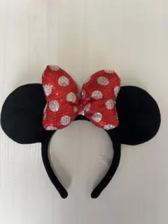 ミニーマウス カチューシャ 赤いリボン スパンコール