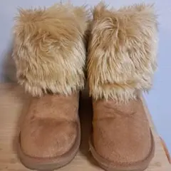 VANS 20センチファー付きキャメルブーツ