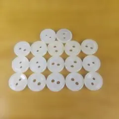 白ボタン ホワイト 2穴プラスチックボタン 17個セット