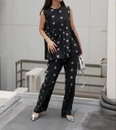 フラワー刺繍デザインセットアップ　ブラック　新品　bebeod べベッド