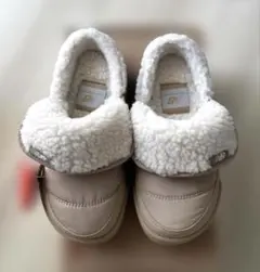 【新品未使用】韓国限定 New Balance ボアスリッポン23.0ベージュ