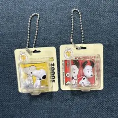 スヌーピー ガチャガチャ　パッケージミニチュアコレクション　赤　黄色