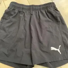 PUMA 黒 ハーフパンツ 150