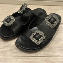MANOLO BLAHNIK ビジュー サンダル ブラック　34のサムネイル