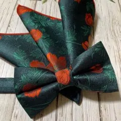 蝶ネクタイ　ポケットチーフ2点セット/レッド花柄&モスグリーン D