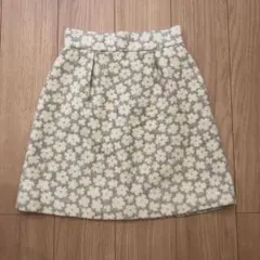 ジルスチュアート　スカート　花柄　グレー　白　ミニスカート