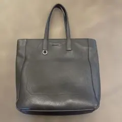 フェラガモ メンズ 黒トート 定価23.1万 大容量 A4/PC◎