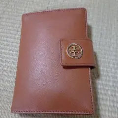 Tory Burch パスポートケース ブラウン