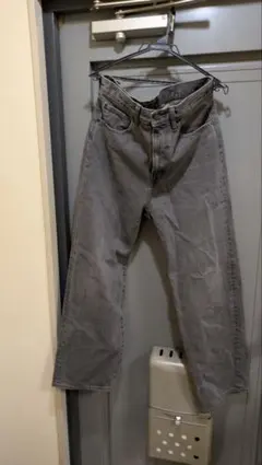 GU グレー ストレートデニム 28