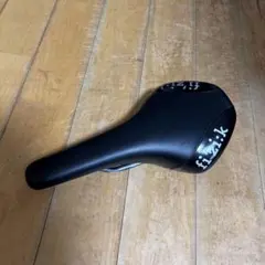 fi'zi:k ANTARES 自転車用サドルのサムネイル