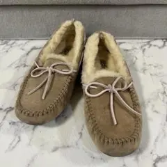 2026年最新】ugg モカシン24.5の人気アイテム - メルカリ