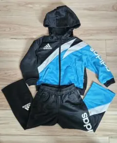 【adidasキッズジャージ】黒/青 100cmフード付き
