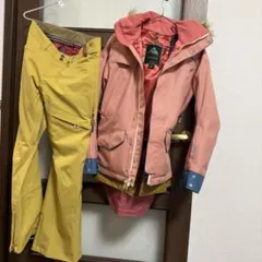 BURTON ピンクジャケットとイエローパンツ Sサイズのサムネイル