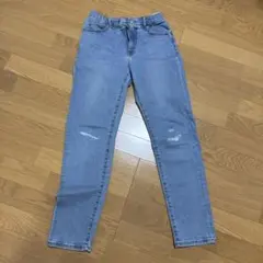 ライトブルーダメージデニムパンツ