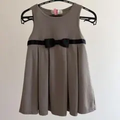 リボン付きグレーのフォーマルワンピース