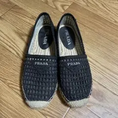 PRADAスリッポン