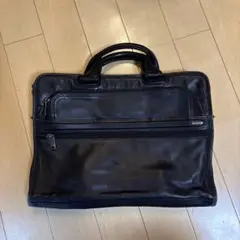 美品> TUMI（トゥミ）9624D3 ブラック ナッパレザー 大容量ブリーフ